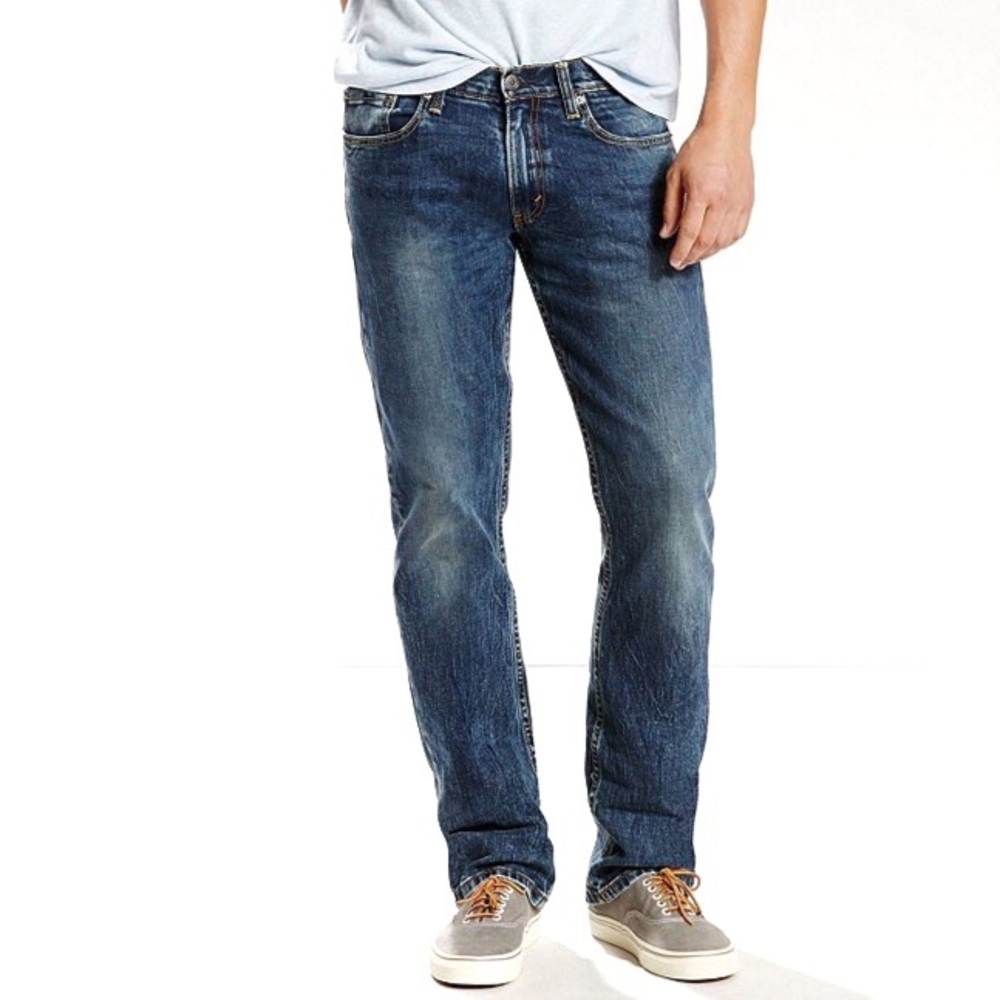Levi’s 514 Medium Wash Straight Fit Jean 33 x 32